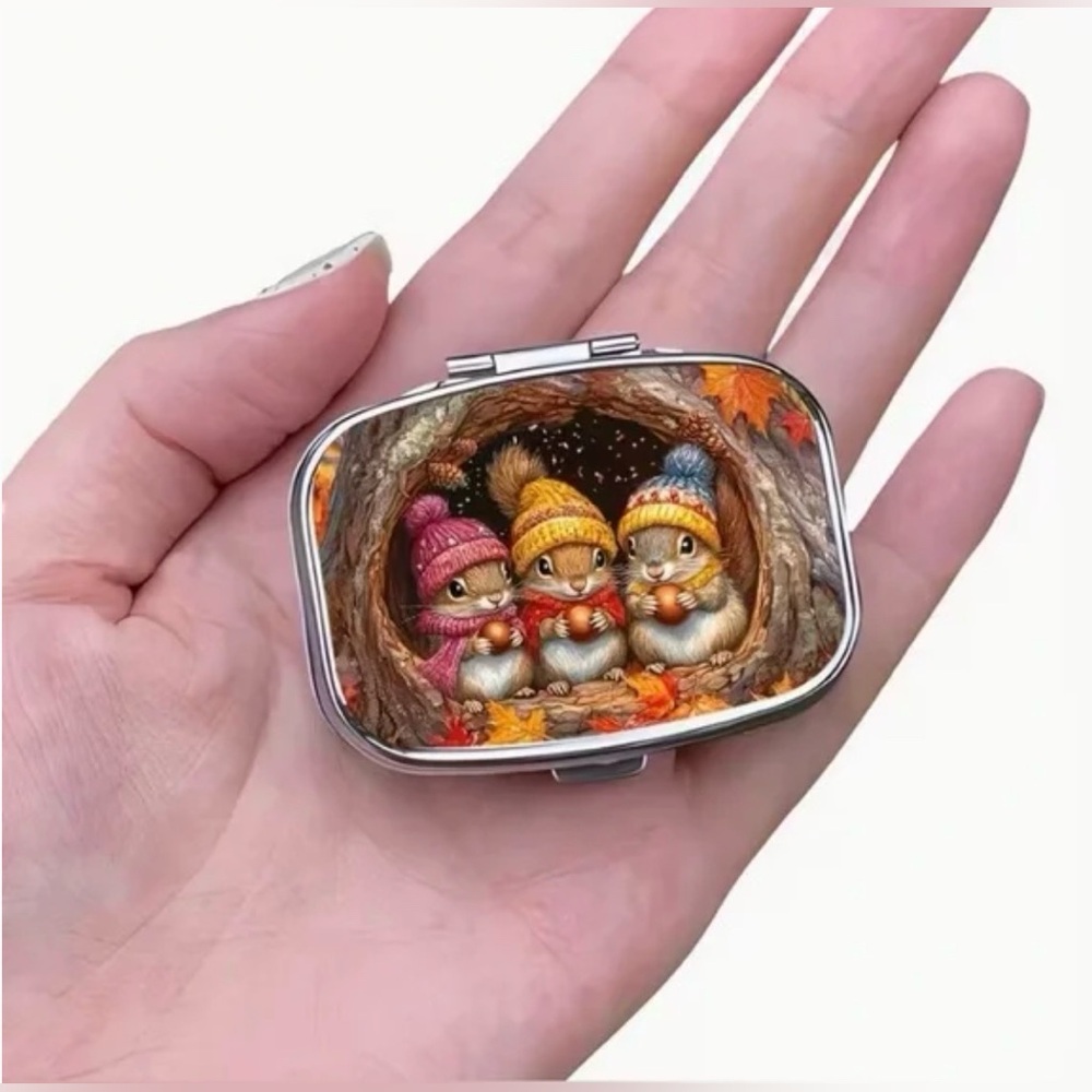 Squirrel Nature Inspired Pill Organizer 2-Compartment Compact Pill Case New - Picture 6 of 8